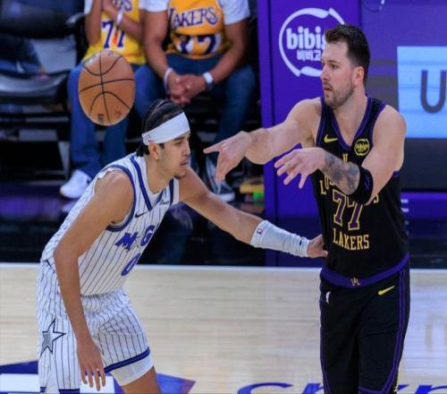 勇士四连胜,库里砍,分湖人落败,球探足球比分网,体育官网,平台入口,足球比分,即时比分,比分直播