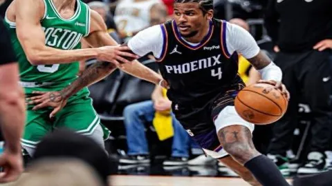 郭艾伦与丁彦雨航广州再聚首，共襄男篮盛宴